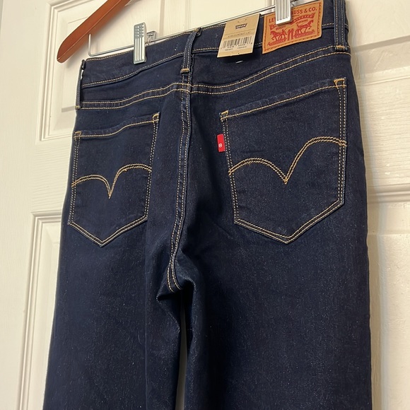 724 Levi’s High Rise Slim Straight Jeans - Picture 10 of 11